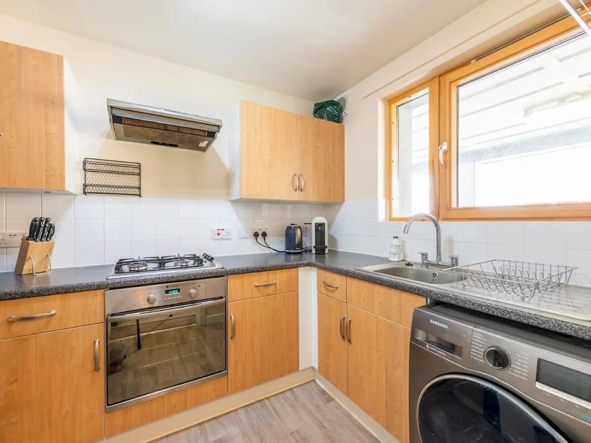 Pass The Keys Cozy Apartment With Private Balcony In Whitechapel London